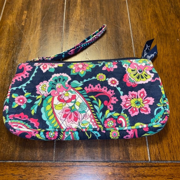 Vera Bradley Wristlet - Picture 1 of 3